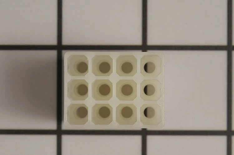 696073