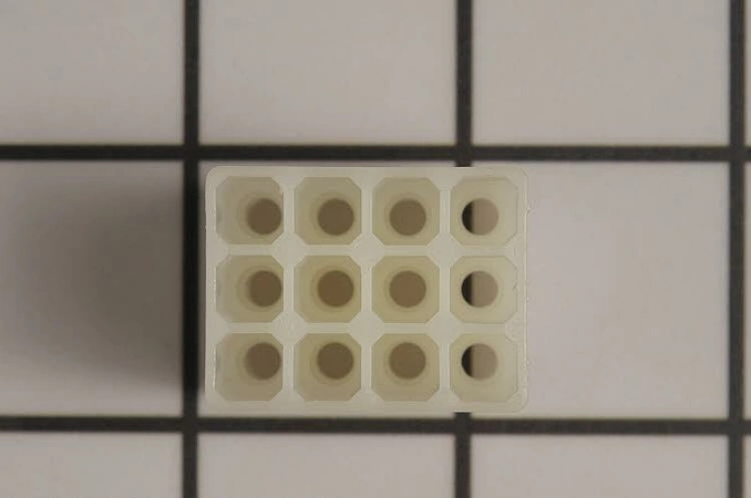 696073