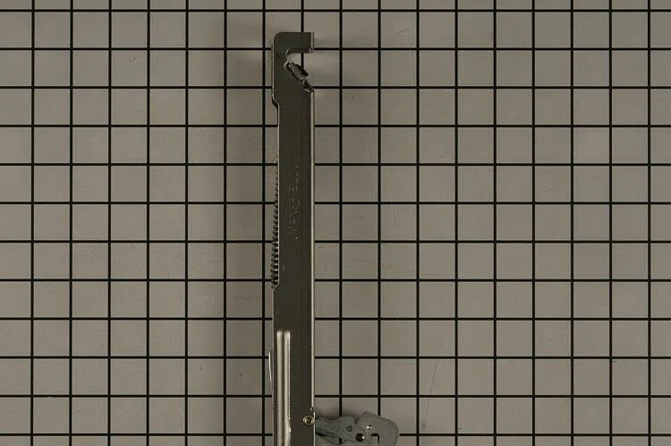 316575958
