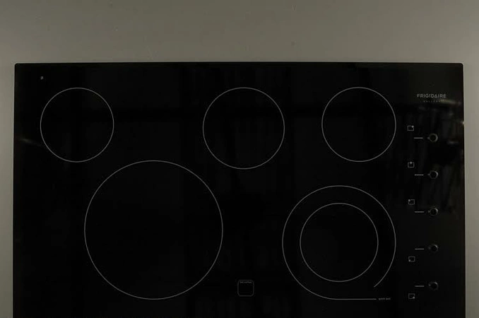 305379362 Frigidaire Cooktop Assembly