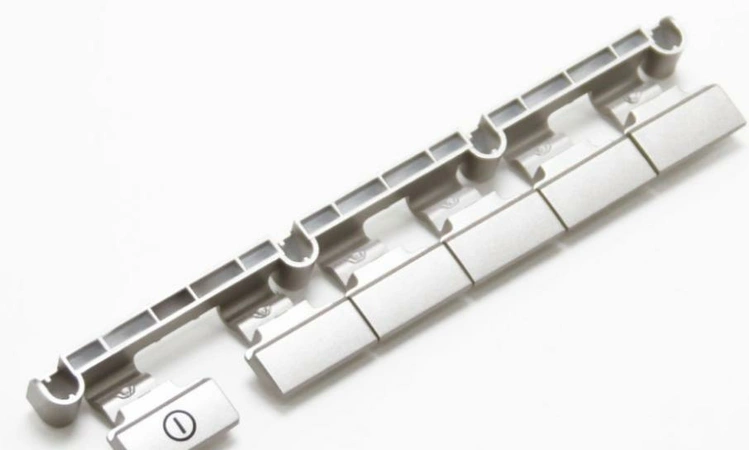 MBG42564703