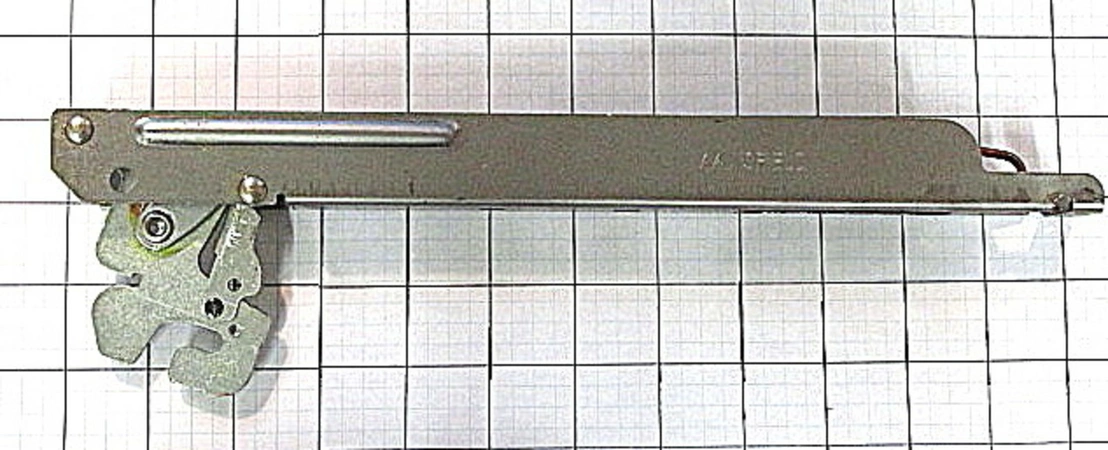 316575906 Frigidaire Range Hinge