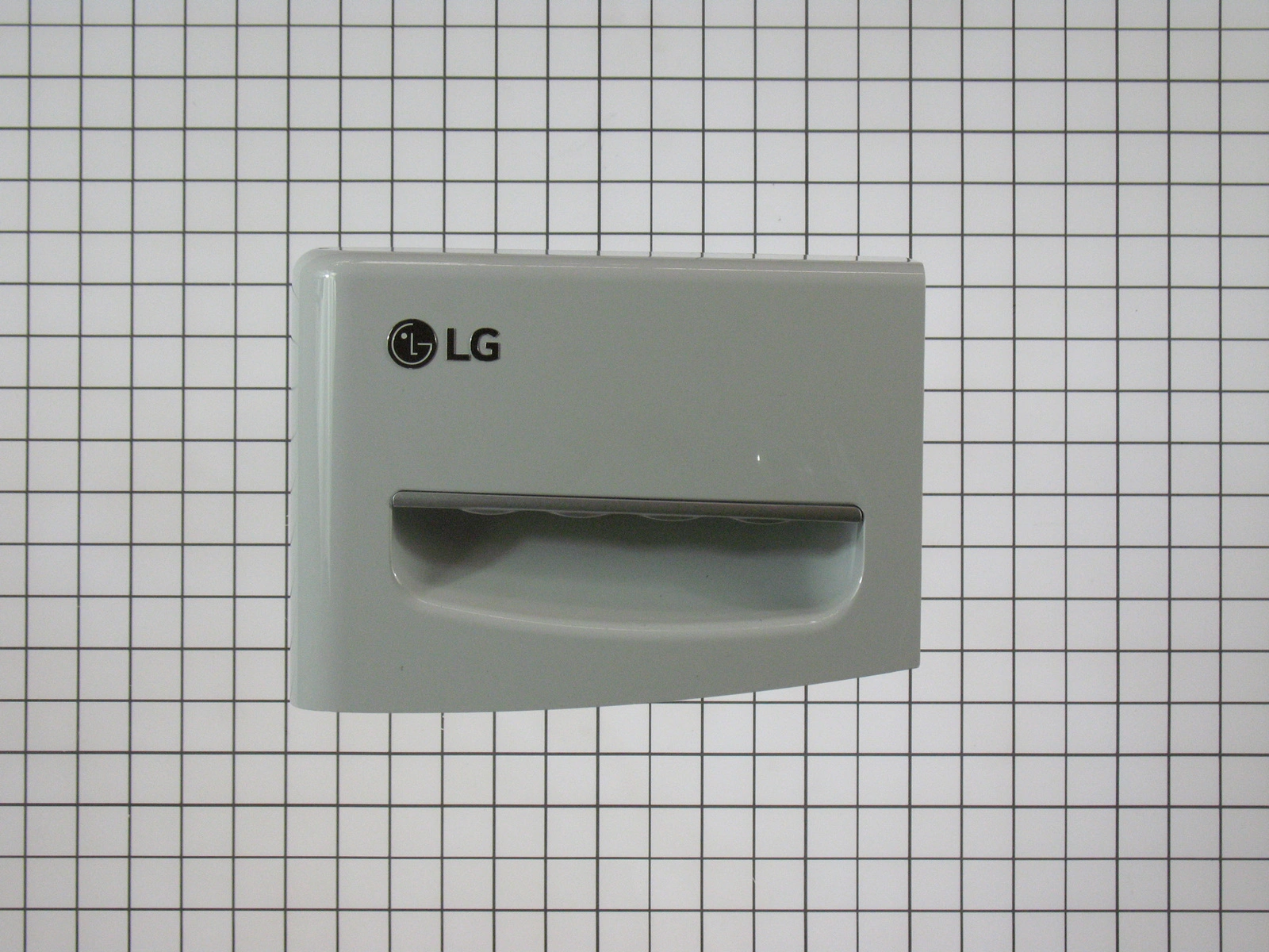 AGL33683736